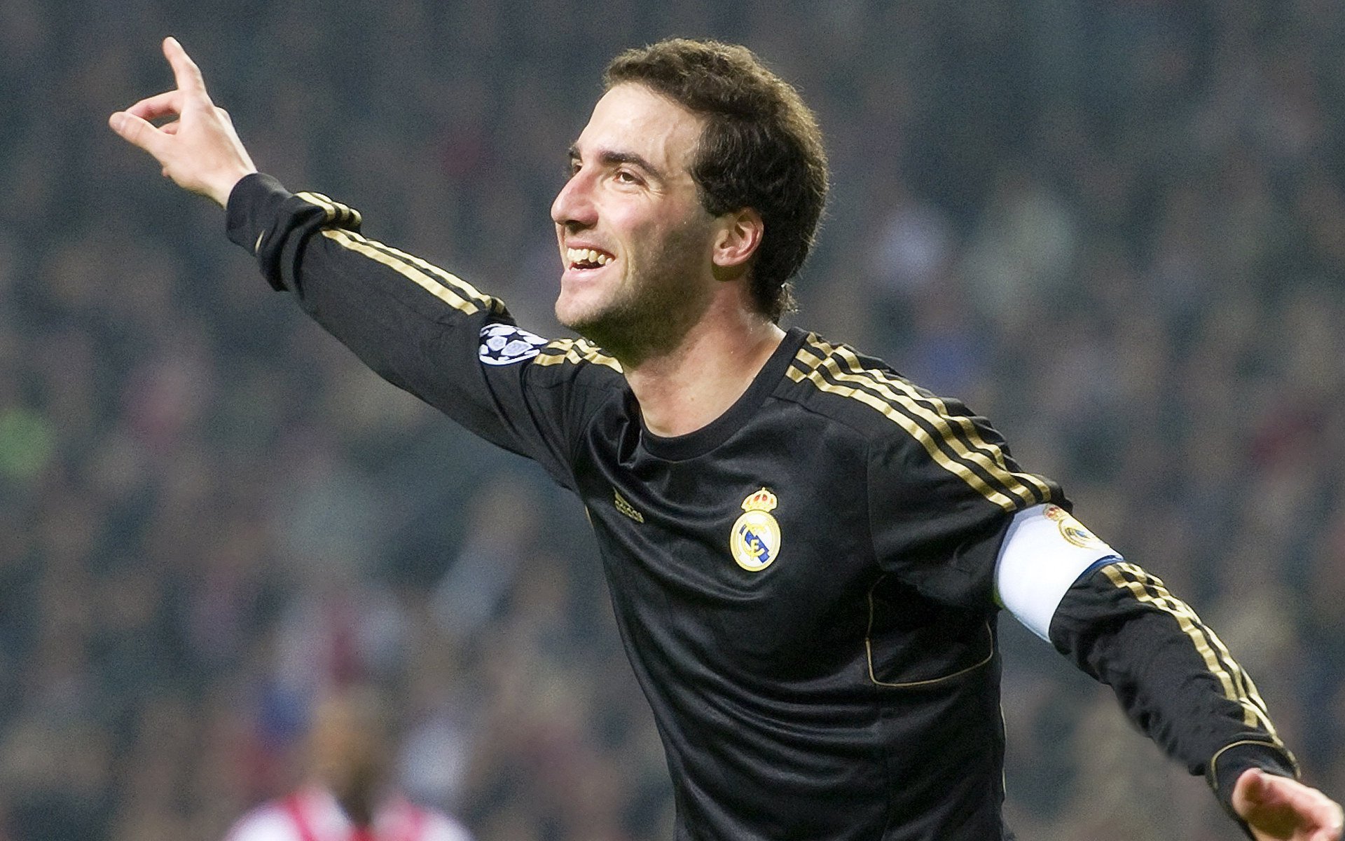 绝境逆火，当索伯的齿轮咬碎红牛的王朝，阿隆索用火热状态书写F1最疯狂一夜